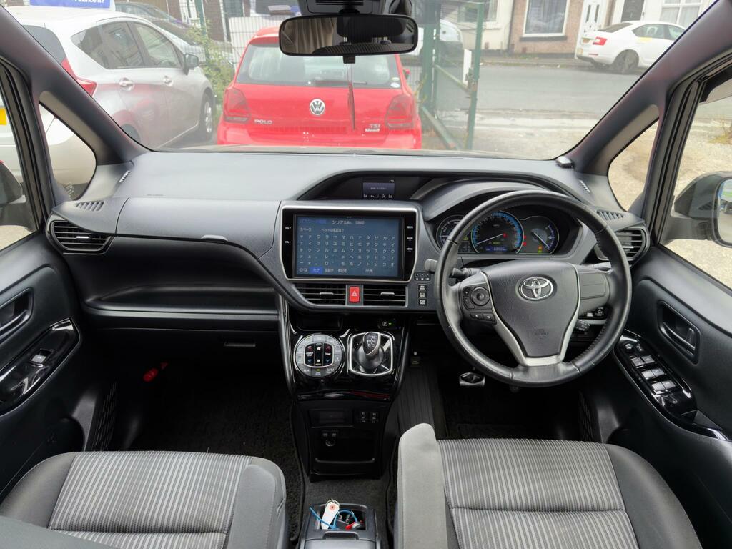 Toyota Voxy Eletricdoor7seathybrid2keysrcamnav White #14
