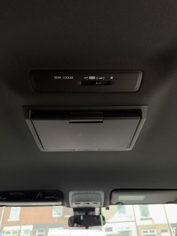 Toyota Voxy Eletricdoor7seathybrid2keysrcamnav White #24