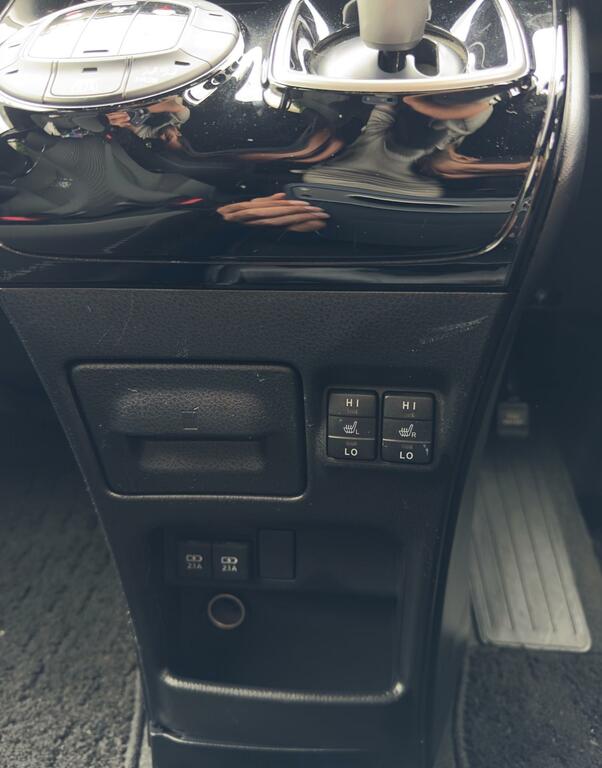 Toyota Voxy Eletricdoor7seathybrid2keysrcamnav White #30