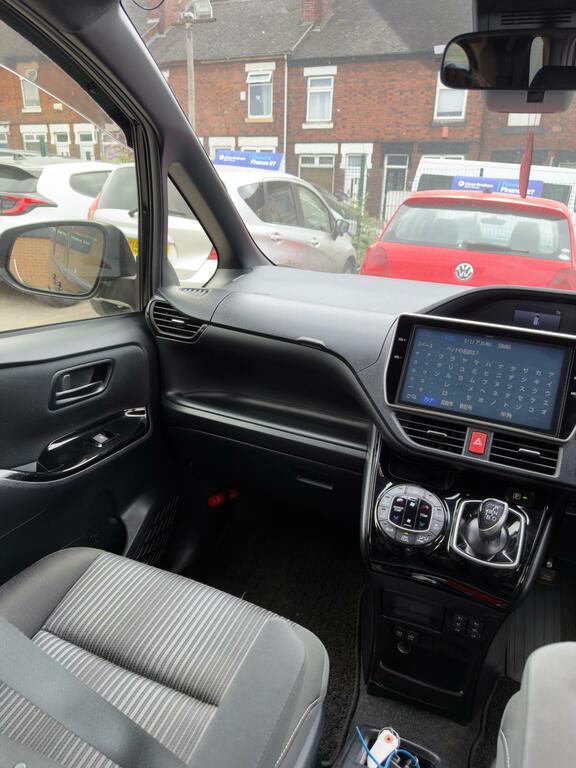 Toyota Voxy Eletricdoor7seathybrid2keysrcamnav White #16