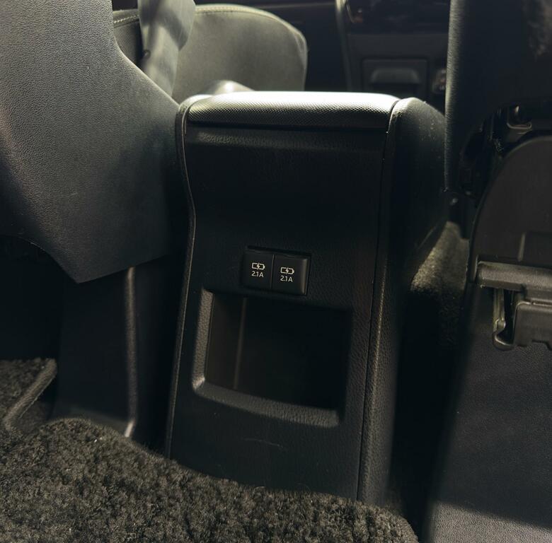 Toyota Voxy Eletricdoor7seathybrid2keysrcamnav White #27