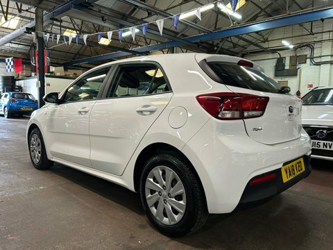 Kia RIO 1 YA18VZD White #4