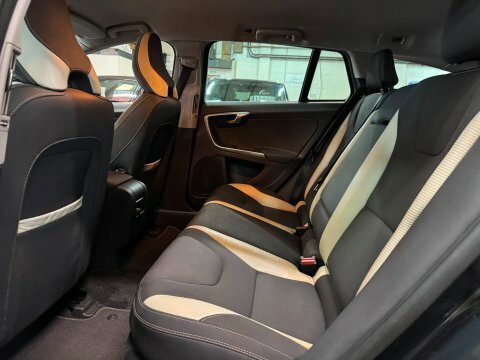 Volvo V60 Silver #18