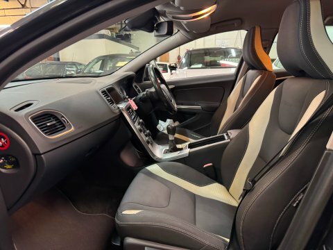 Volvo V60 Silver #13
