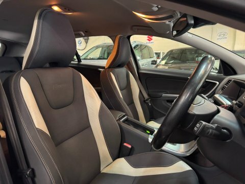 Volvo V60 Silver #10