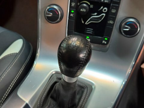 Volvo V60 Silver #26