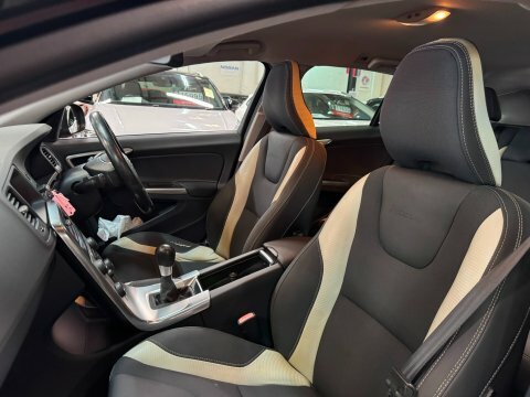 Volvo V60 Silver #14