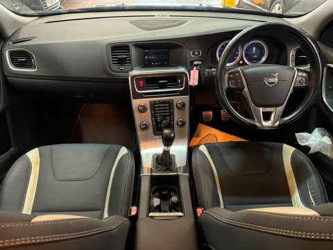 Volvo V60 Silver #11