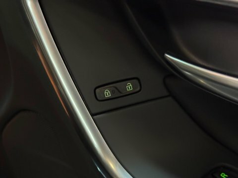 Volvo V60 Silver #30