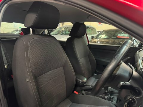 Skoda Rapid 1.6 Tdi Elegance Euro 5 Red #13