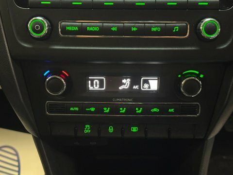 Skoda Rapid 1.6 Tdi Elegance Euro 5 Red #28