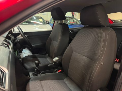 Skoda Rapid 1.6 Tdi Elegance Euro 5 Red #15