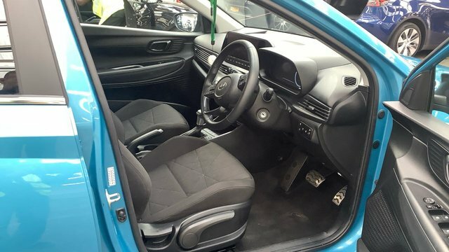 Hyundai Bayon 2023 1.0 T-gdi Mhev Premium Suv Hybrid Blue #3