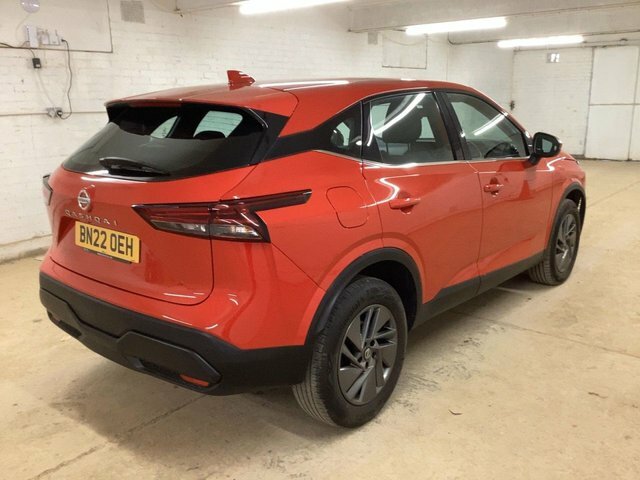 Nissan Qashqai 2022 1.3 Dig-t Mhev Acenta Premium Suv BN22OEH Red #2