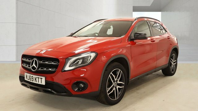 Mercedes-Benz GLA Class 2020 1.6 Gla180 Gpf Urban Edition Suv 7 Red