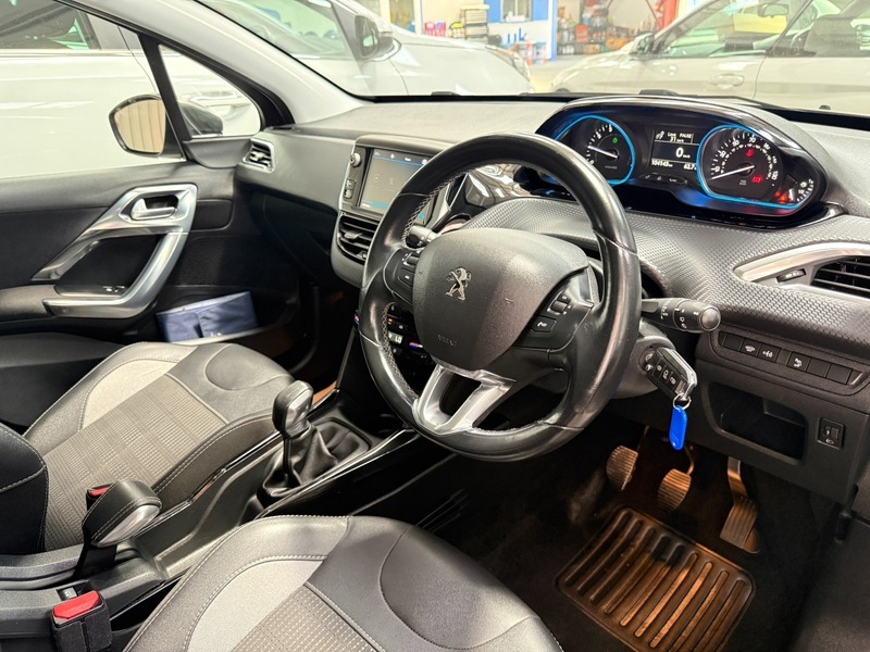Peugeot 2008 Allure Premium SJ18KOU Grey #2