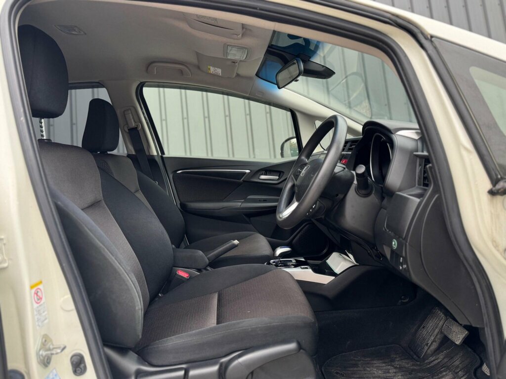 Honda Jazz Hatchback 1.3 H Ima Hs 2013 Blue #18