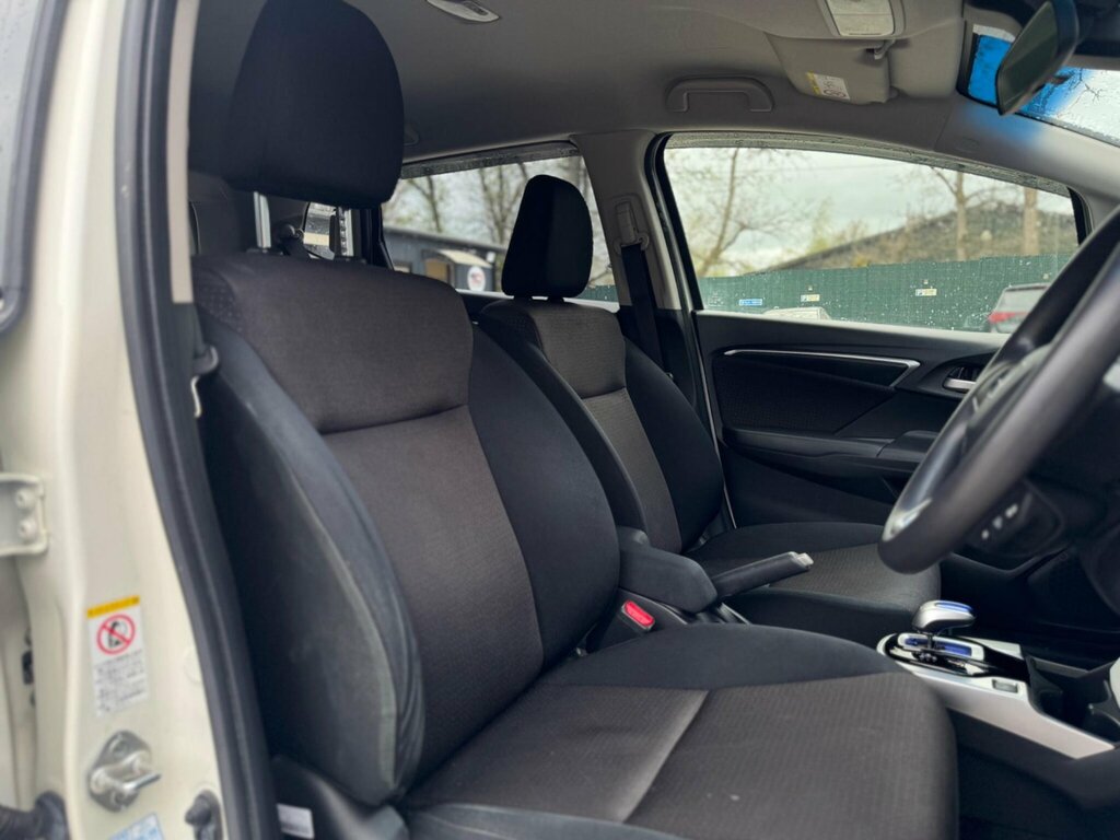Honda Jazz Hatchback 1.3 H Ima Hs 2013 Blue #19