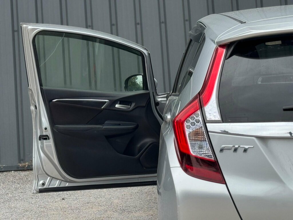 Honda Jazz 1.4L Es Plus White #19