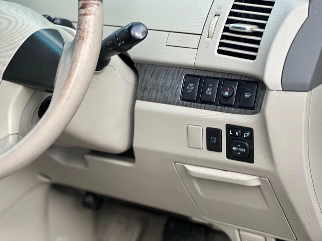 Toyota Estima -  #22