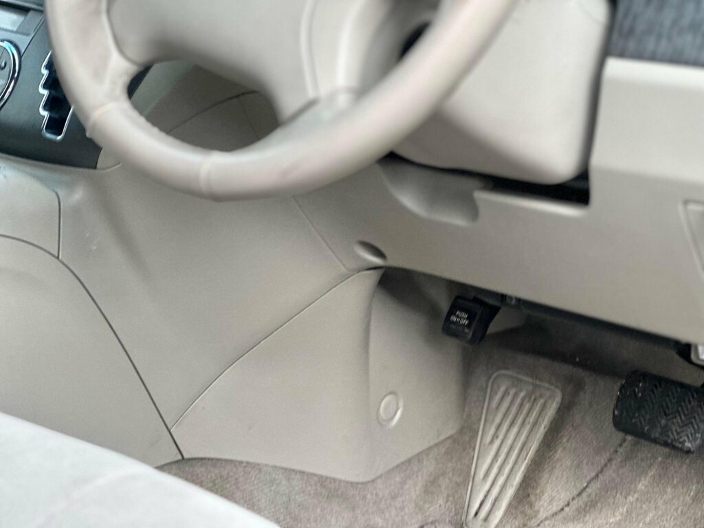 Toyota Estima -  #28