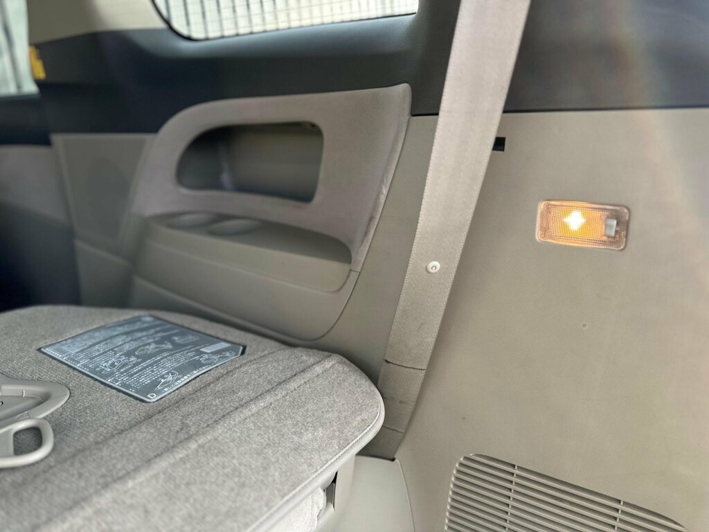Toyota Estima -  #14