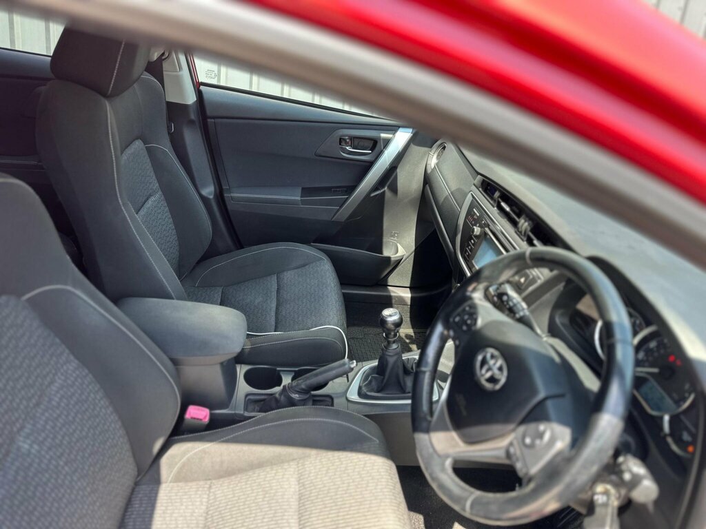 Toyota Auris 1.8L Excel Silver #14