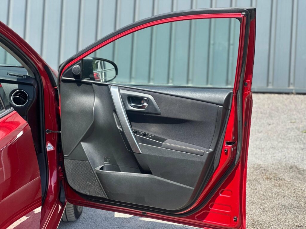 Toyota Auris 1.8L Excel Silver #30