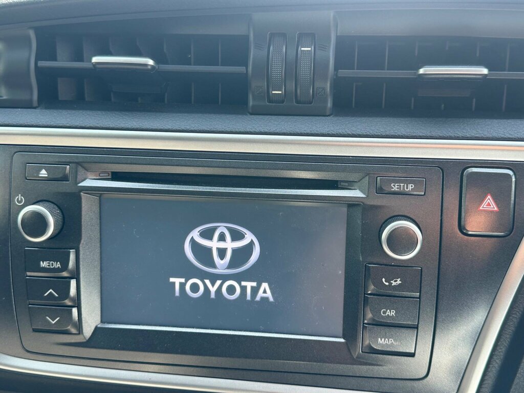 Toyota Auris 1.8L Excel Silver #29