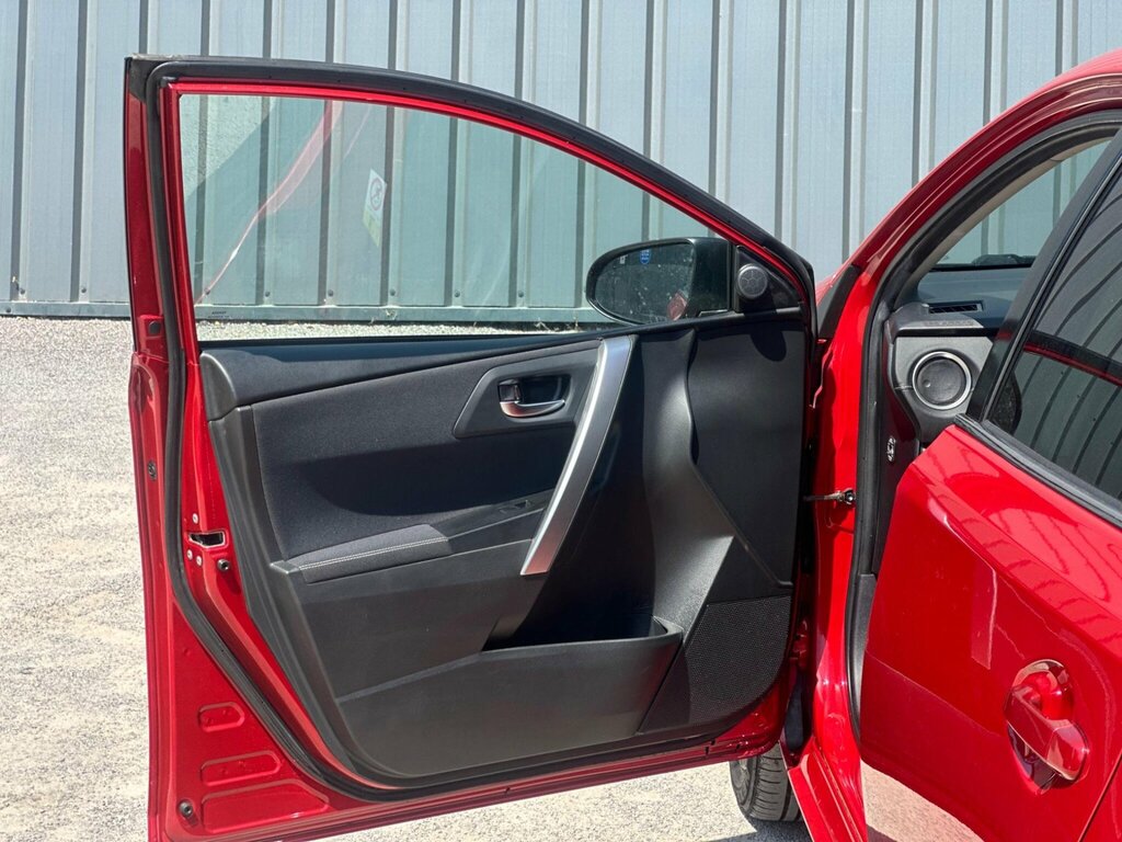Toyota Auris 1.8L Excel Silver #32