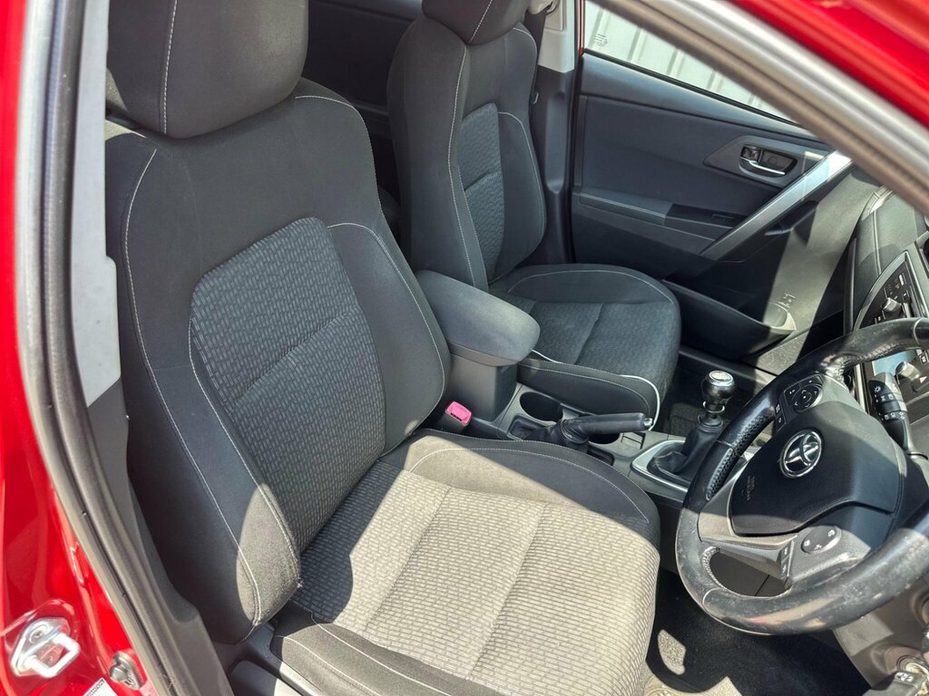 Toyota Auris 1.8L Excel Silver #15