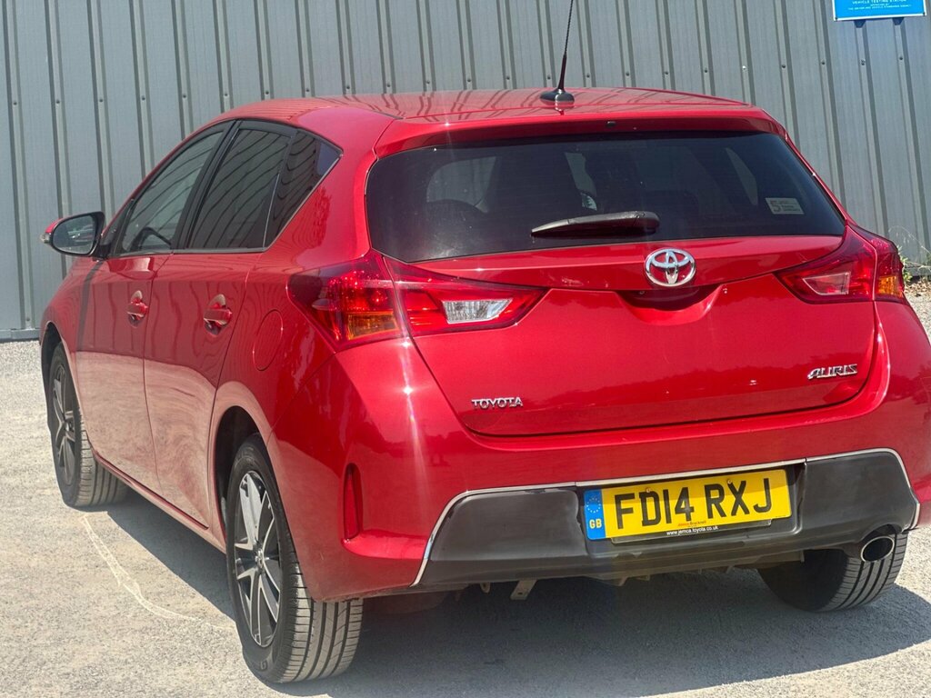 Toyota Auris 1.6 V-matic Icon Plus Euro 5 Red #4