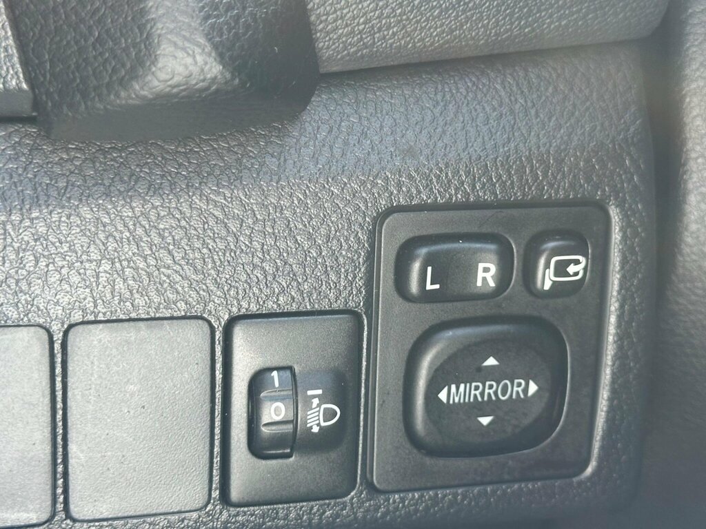 Toyota Auris 1.8L Excel Silver #21