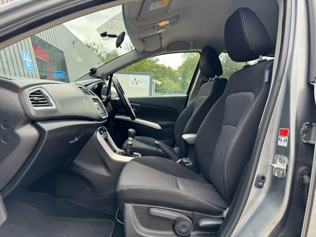 Suzuki SX4 Sz-t 5-Door White #35