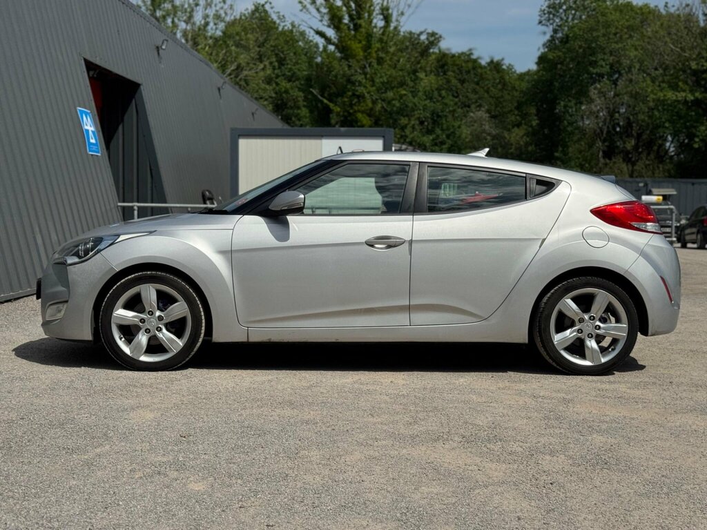 Hyundai Veloster Silver #9