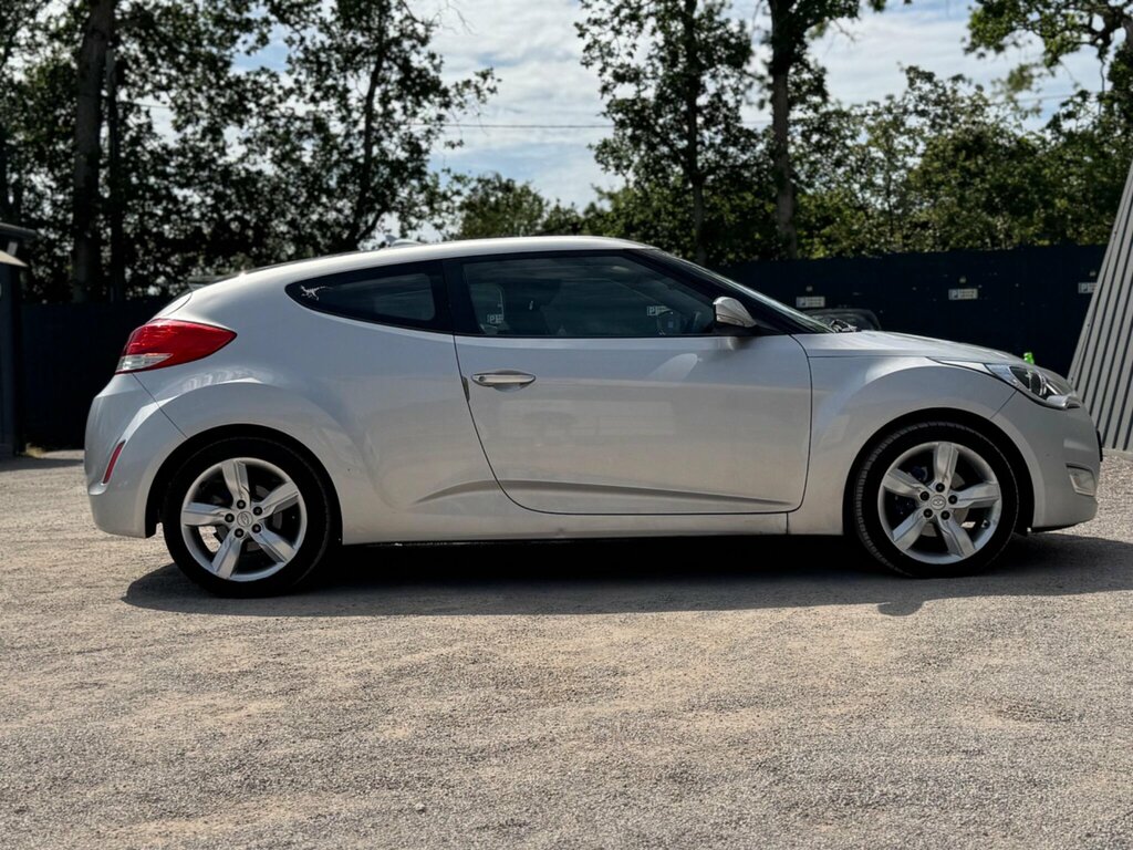 Hyundai Veloster Silver #13
