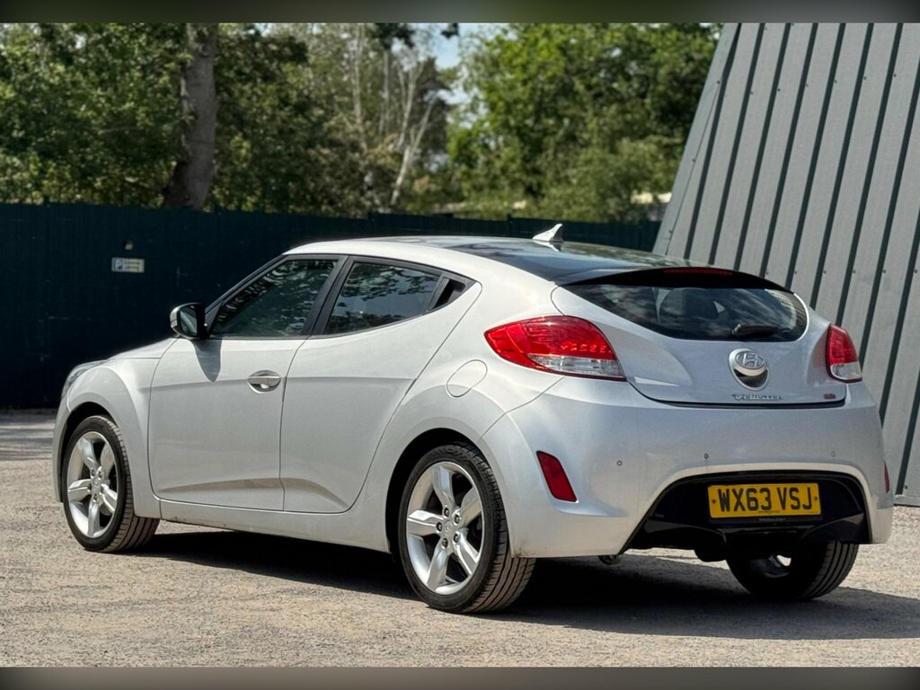 Hyundai Veloster Silver #5
