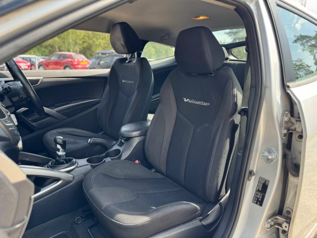 Hyundai Veloster Silver #32
