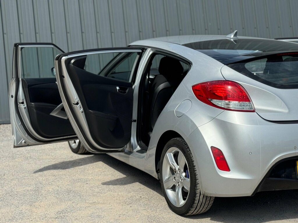 Hyundai Veloster Silver #16