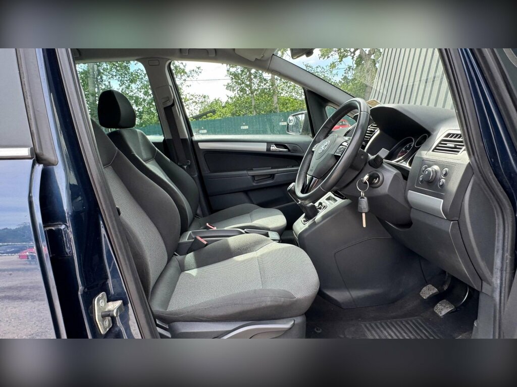 Vauxhall Zafira Mpv Silver #18