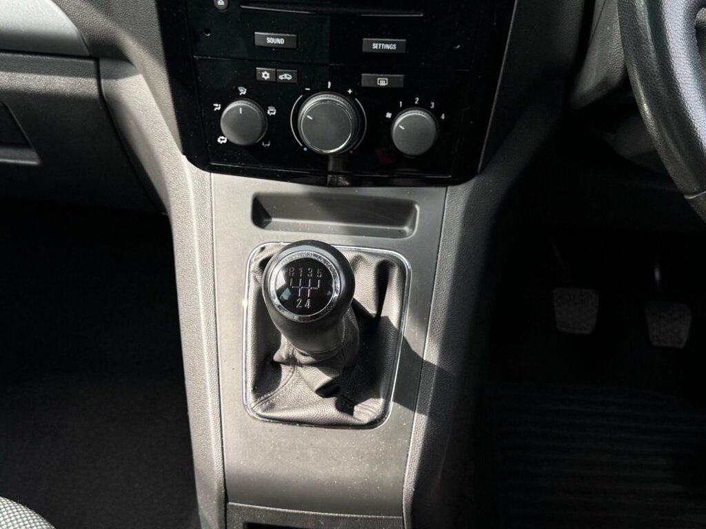 Vauxhall Zafira Mpv Silver #41