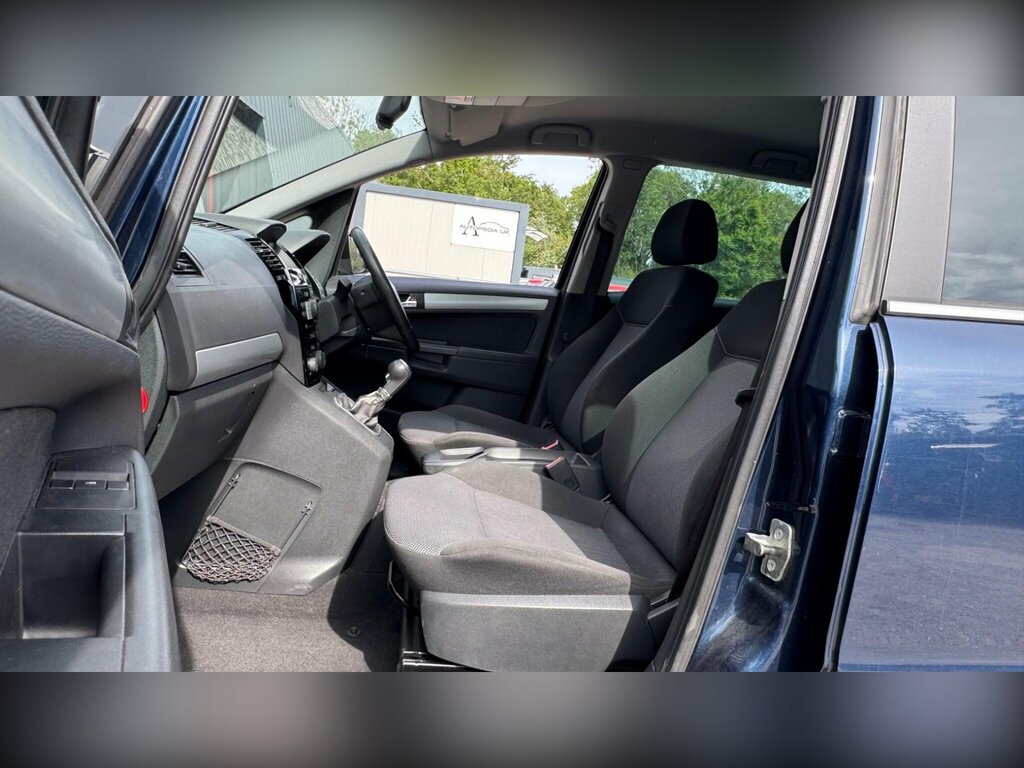 Vauxhall Zafira Mpv Silver #34