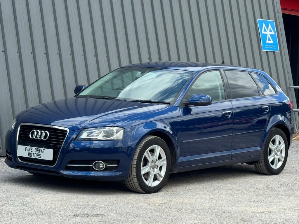 Audi A3 2.0 Tdi Se Hatchback S Tronic 117 Gkm Red #7