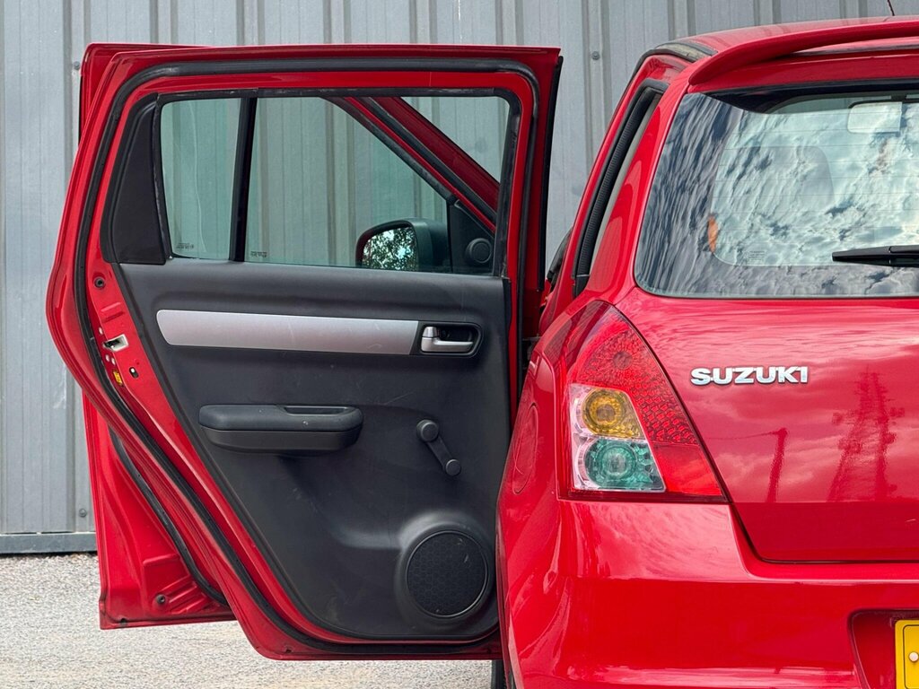 Suzuki Swift 1.5 Glx Hatchback 143 Gkm, 101 Black #14