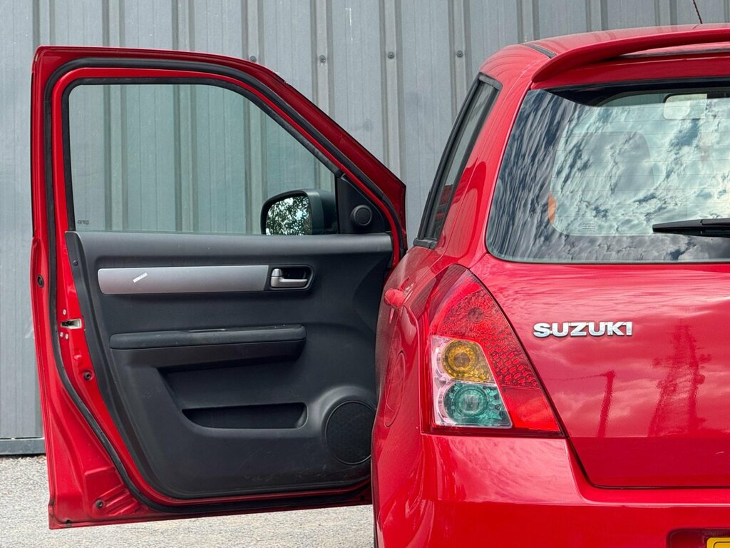 Suzuki Swift 1.5 Glx Hatchback 143 Gkm, 101 Black #13