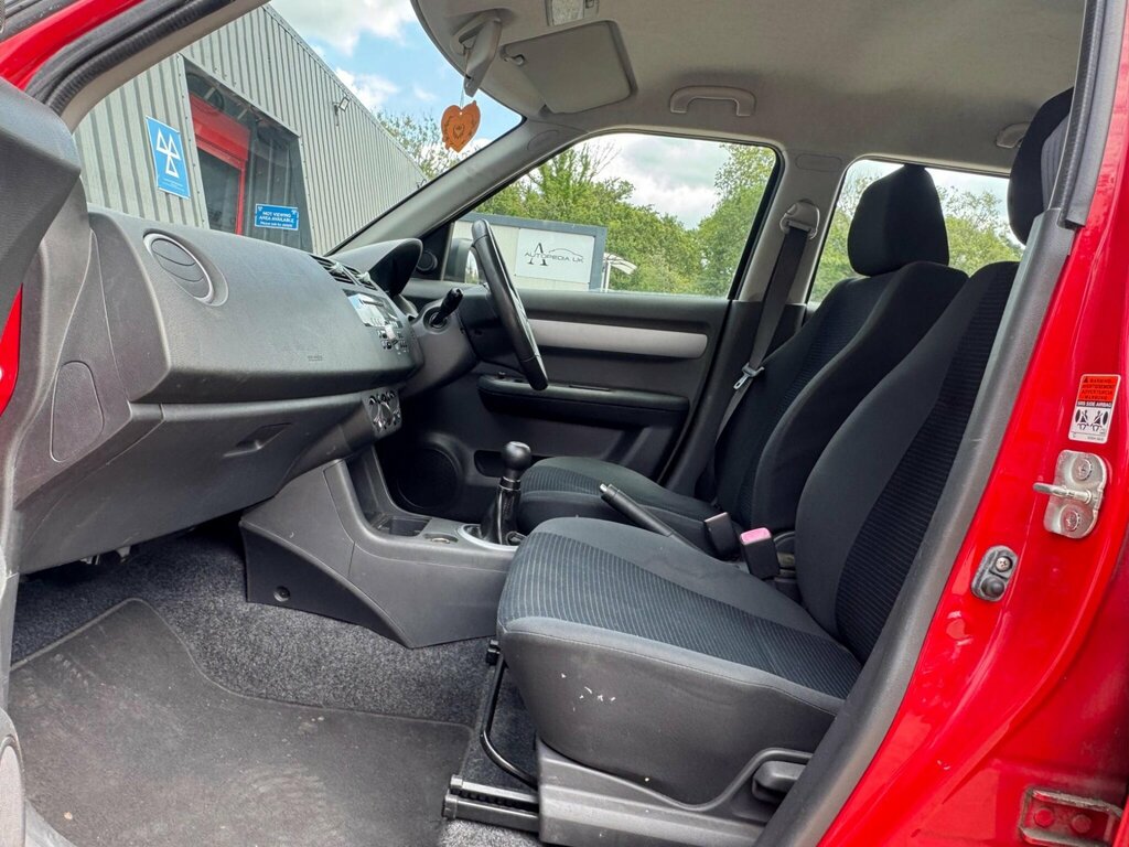 Suzuki Swift 1.5 Glx Hatchback 143 Gkm, 101 Black #36