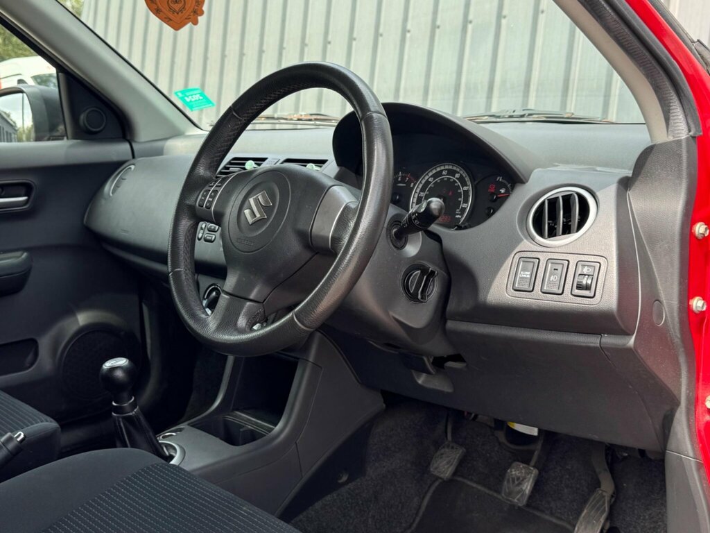 Suzuki Swift 1.5 Glx Hatchback 143 Gkm, 101 Black #30
