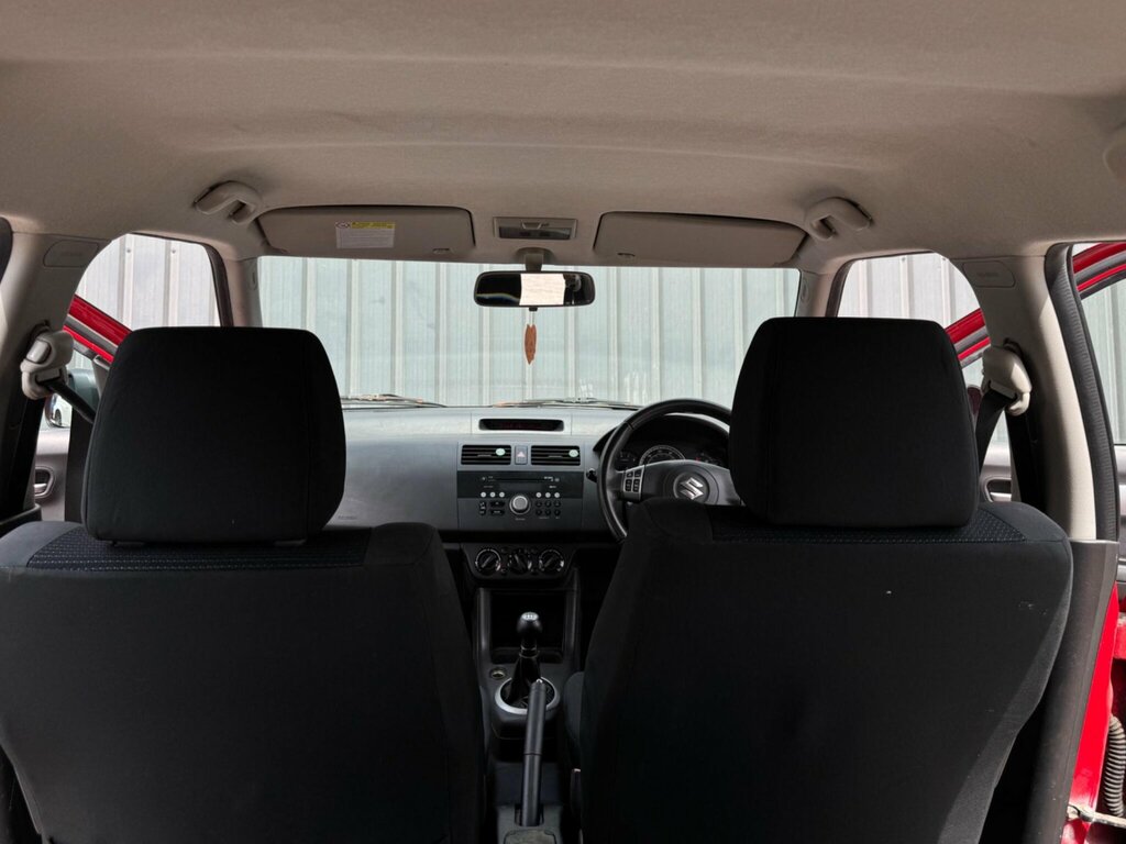 Suzuki Swift 1.5 Glx Hatchback 143 Gkm, 101 Black #39