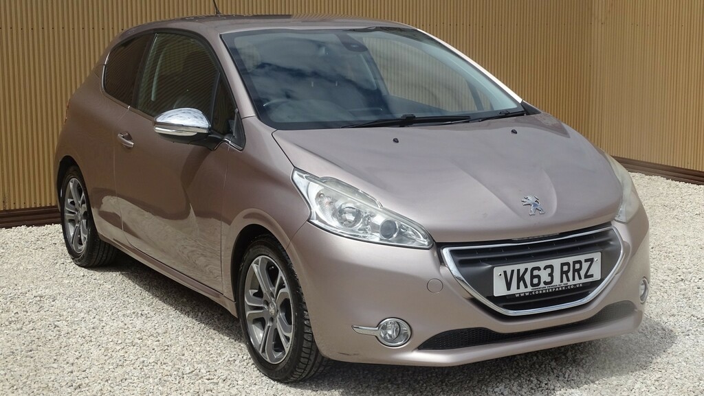 Peugeot 208 1.2 Allure 82 Bhp Pink #3