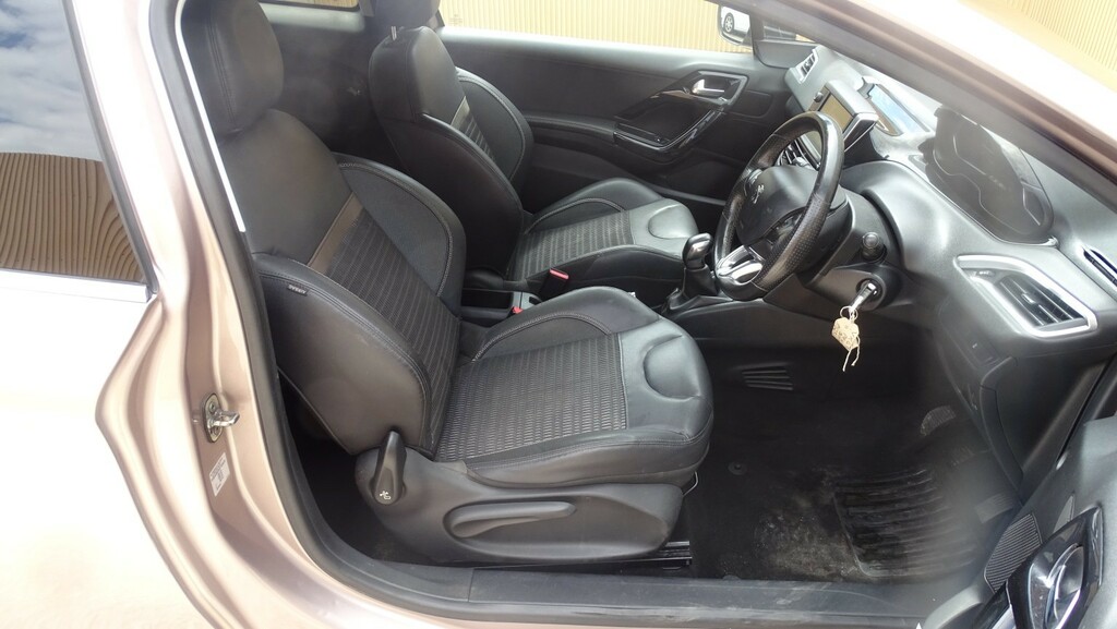 Peugeot 208 1.2 Allure 82 Bhp Pink #13